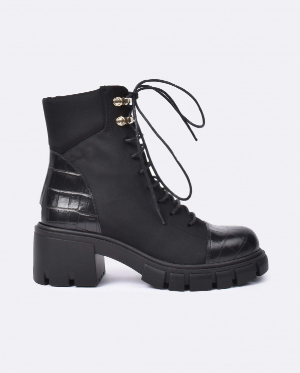 BOOT WITH BLACK LYCRA STRECH LACES