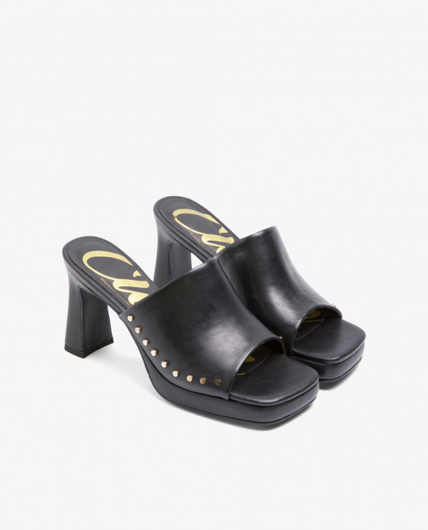 ZUECO TACHAS NAPA NEGRO