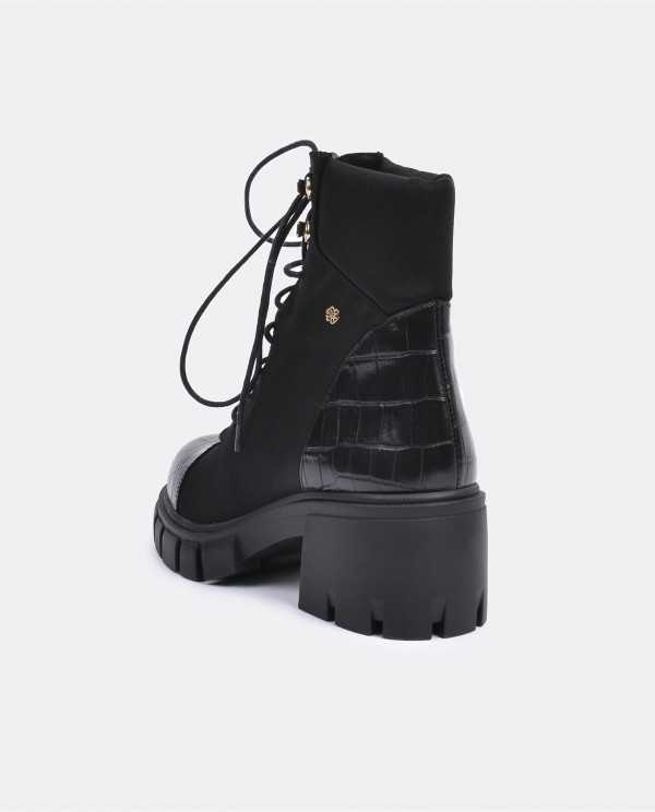 BOOT WITH BLACK LYCRA STRECH LACES