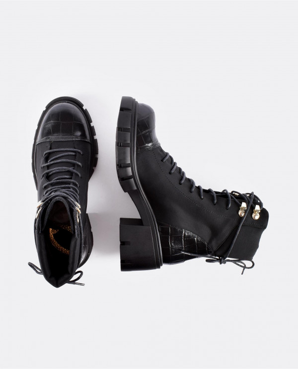 BOOT WITH BLACK LYCRA STRECH LACES